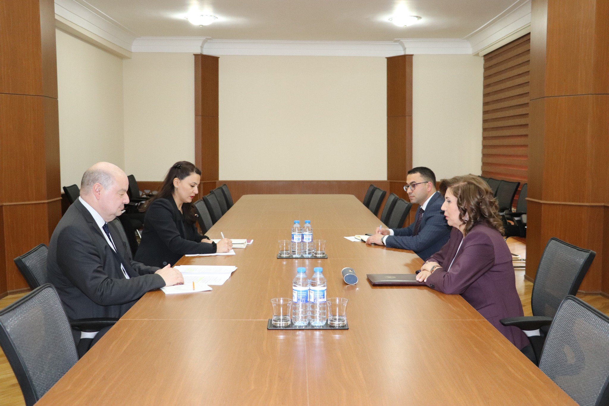 Состоялась встреча с Чрезвычайным и Полномочным Послом Королевства Бельгии в Азербайджане